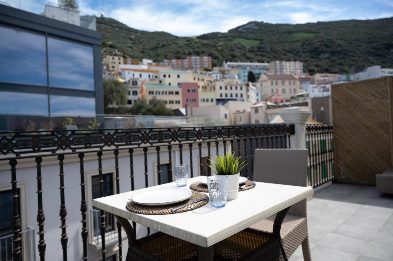 Master Penthouse Double Room Ensuite With Private Terrace - Grand Central House Gibraltar Luaran gambar