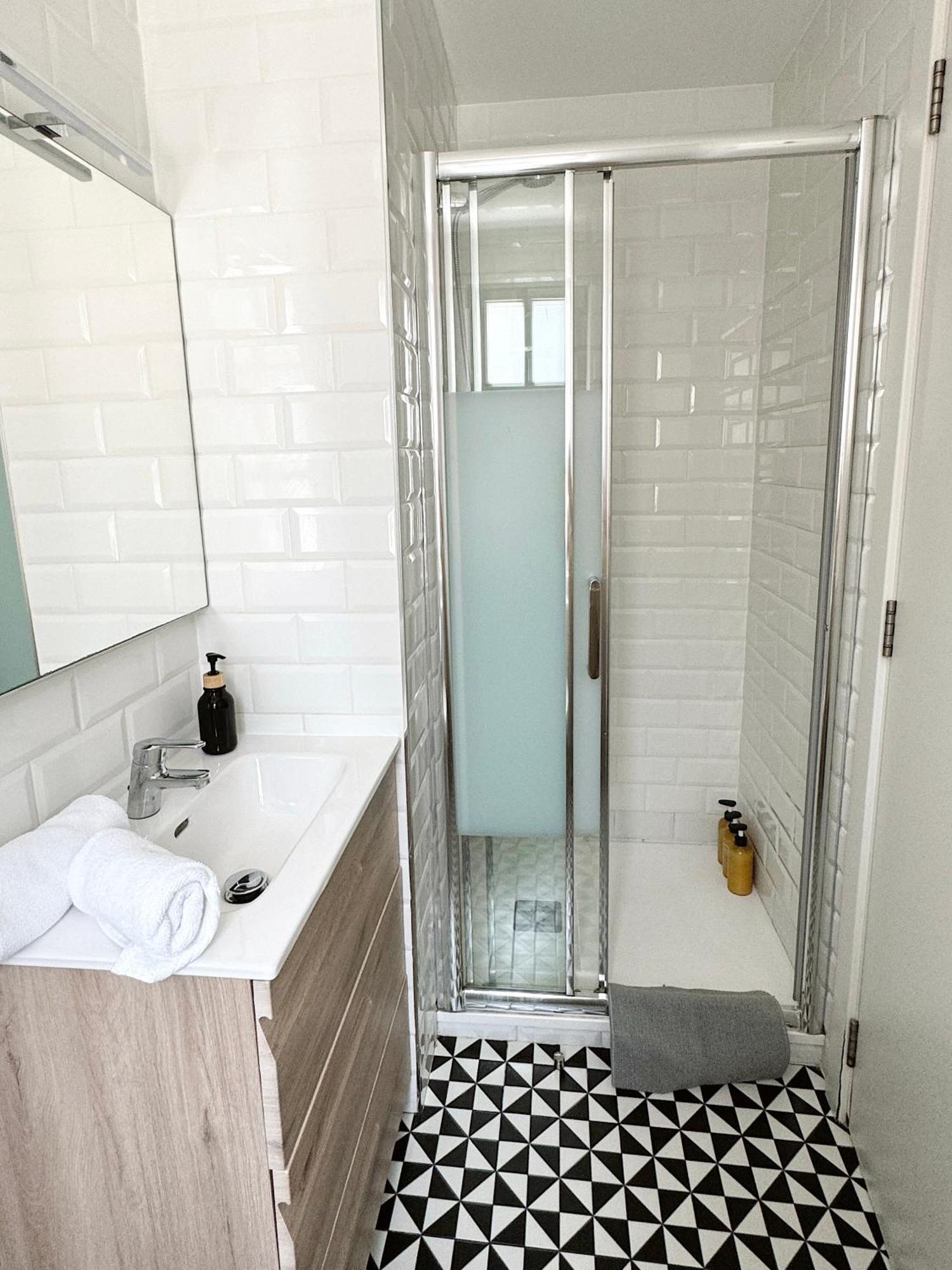 Master Penthouse Double Room Ensuite With Private Terrace - Grand Central House Gibraltar Luaran gambar